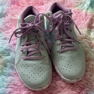 Girls Under Armour Basketball sneakers size 3